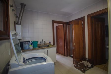 Casa de condomínio para alugar com 440m², 7 quartos e 4 vagasÁrea de Serviço