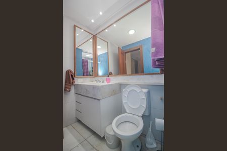 Casa de condomínio para alugar com 440m², 7 quartos e 4 vagasBanheiro da Suíte 2