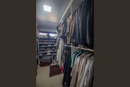 Casa de condomínio para alugar com 440m², 7 quartos e 4 vagasCloset