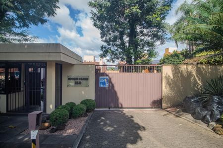 Casa de condomínio para alugar com 440m², 7 quartos e 4 vagasPlaca/Fachada