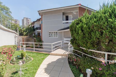 Casa à venda com 350m², 4 quartos e 7 vagasEntrada