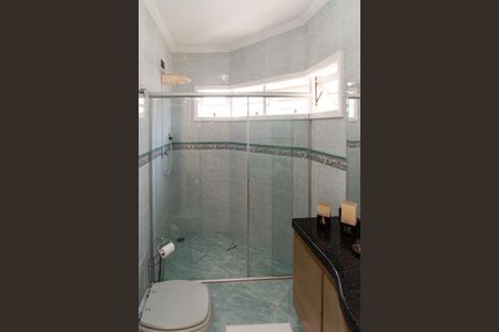 Casa à venda com 350m², 4 quartos e 7 vagasBanheiro da Suíte 4