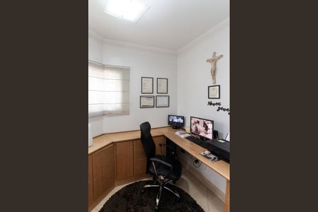 Casa à venda com 350m², 4 quartos e 7 vagasSala - Escritório