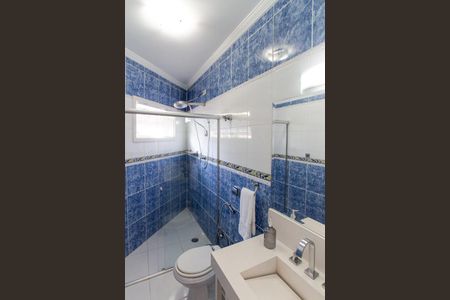 Casa à venda com 350m², 4 quartos e 7 vagasBanheiro da Suíte 2