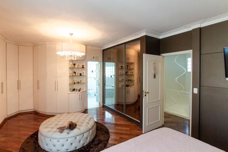 Casa à venda com 350m², 4 quartos e 7 vagasSuíte 1