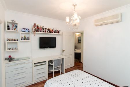 Casa à venda com 350m², 4 quartos e 7 vagasSuíte 2