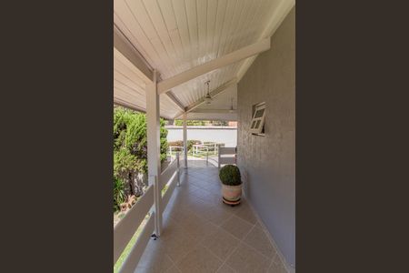Casa à venda com 350m², 4 quartos e 7 vagasEntrada