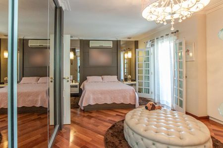 Casa à venda com 350m², 4 quartos e 7 vagasSuíte 1