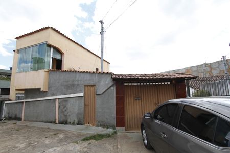Casa para alugar com 70m², 2 quartos e sem vagaFachada
