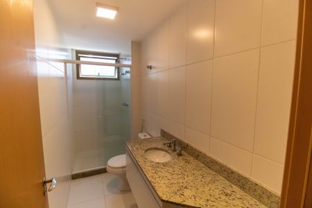 Apartamento à venda com 76m², 2 quartos e 1 vagaBanheiro Social