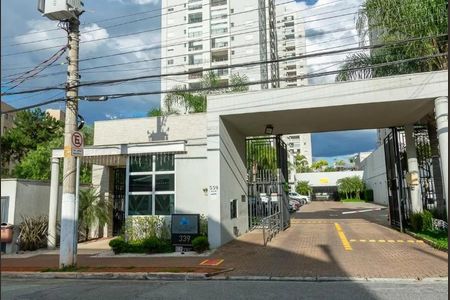 Apartamento à venda com 70m², 2 quartos e 1 vagaFachada e portaria 