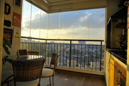 Apartamento à venda com 70m², 2 quartos e 1 vaga Varanda da Sala 