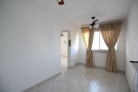 Sala de apartamento para alugar com 2 quartos, 50m² em Jacarepaguá, Rio de Janeiro