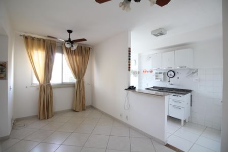 Sala de apartamento para alugar com 2 quartos, 50m² em Jacarepaguá, Rio de Janeiro