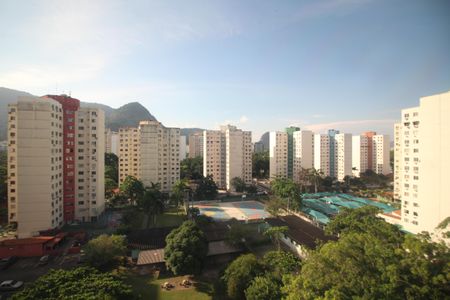Sala - Vista de apartamento para alugar com 2 quartos, 50m² em Jacarepaguá, Rio de Janeiro
