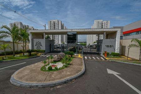 Apartamento para alugar com 57m², 2 quartos e 1 vagaFachada e Portaria 