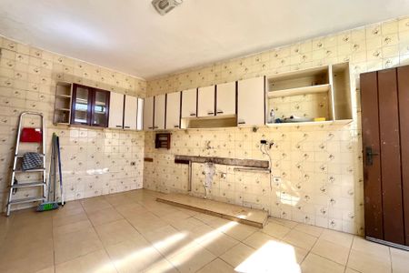 Casa à venda com 170m², 3 quartos e 2 vagas Casa à venda com 170m², 3 quartos e 2 vagasCozinha