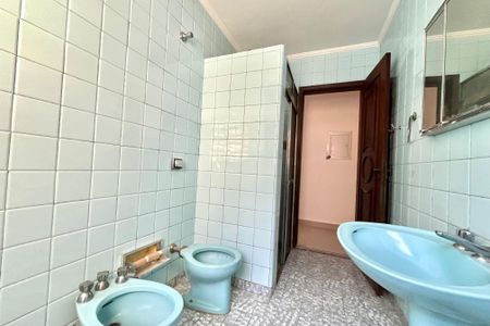 Casa à venda com 170m², 3 quartos e 2 vagas Casa à venda com 170m², 3 quartos e 2 vagasBanheiro