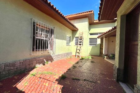 Casa à venda com 170m², 3 quartos e 2 vagas Casa à venda com 170m², 3 quartos e 2 vagasQuintal