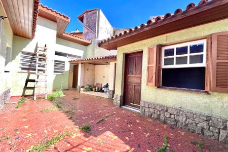 Casa à venda com 170m², 3 quartos e 2 vagas Casa à venda com 170m², 3 quartos e 2 vagasQuintal