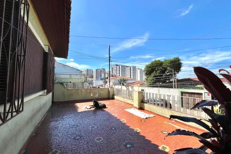 Casa à venda com 170m², 3 quartos e 2 vagas Casa à venda com 170m², 3 quartos e 2 vagasÁrea externa