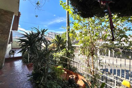 Casa à venda com 170m², 3 quartos e 2 vagas Casa à venda com 170m², 3 quartos e 2 vagasÁrea externa