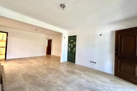 Casa à venda com 170m², 3 quartos e 2 vagas Casa à venda com 170m², 3 quartos e 2 vagasSala