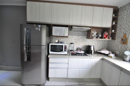 Casa à venda com 255m², 4 quartos e 3 vagasCozinha 1