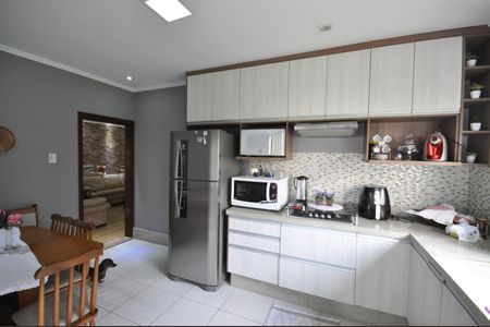Casa à venda com 255m², 4 quartos e 3 vagasCozinha 1