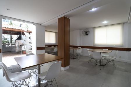 Apartamento à venda com 42m², 2 quartos e sem vagaÁrea comum
