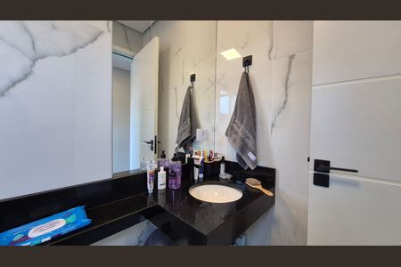 Casa à venda com 176m², 2 quartos e 4 vagas Casa à venda com 176m², 2 quartos e 4 vagasBanheiro da suíte 2