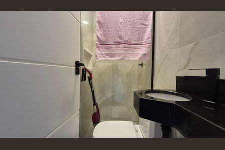 Casa à venda com 176m², 2 quartos e 4 vagas Casa à venda com 176m², 2 quartos e 4 vagasBanheiro da suíte