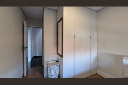 Casa à venda com 176m², 2 quartos e 4 vagas Casa à venda com 176m², 2 quartos e 4 vagasSuíte