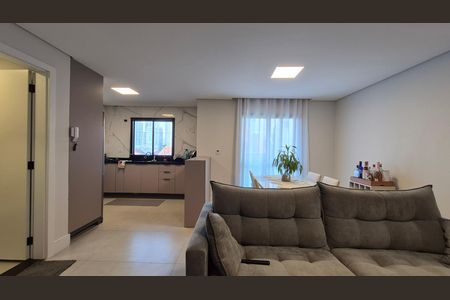 Casa à venda com 176m², 2 quartos e 4 vagas Casa à venda com 176m², 2 quartos e 4 vagasSala