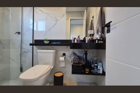 Casa à venda com 176m², 2 quartos e 4 vagas Casa à venda com 176m², 2 quartos e 4 vagasBanheiro da suíte 2