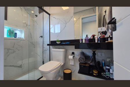 Casa à venda com 176m², 2 quartos e 4 vagas Casa à venda com 176m², 2 quartos e 4 vagasBanheiro da suíte 2