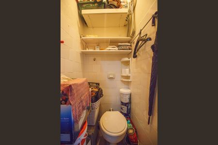 Apartamento para alugar com 80m², 2 quartos e sem vagaBanheiro de Serviço