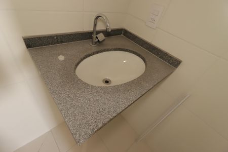 Apartamento à venda com 54m², 2 quartos e 1 vagaBanheiro da Suíte - Pia