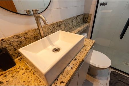 Apartamento à venda com 44m², 2 quartos e 1 vaga Apartamento à venda com 44m², 2 quartos e 1 vagaBanheiro