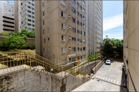 Apartamento à venda com 44m², 2 quartos e 1 vaga Apartamento à venda com 44m², 2 quartos e 1 vagaEscada