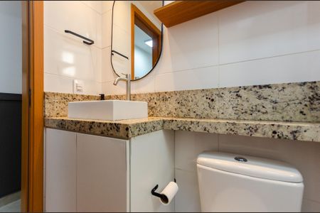 Apartamento à venda com 44m², 2 quartos e 1 vaga Apartamento à venda com 44m², 2 quartos e 1 vagaBanheiro