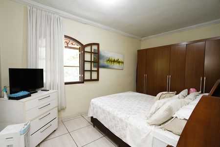 Casa à venda com 280m², 4 quartos e 3 vagasQuarto 1