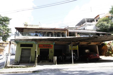 Casa à venda com 280m², 4 quartos e 3 vagasFachada