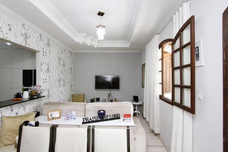 Casa à venda com 280m², 4 quartos e 3 vagasSala