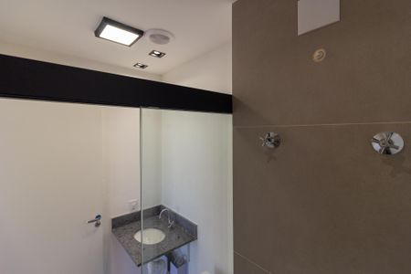 Apartamento para alugar com 39m², 1 quarto e sem vagaBanheiro da Suíte