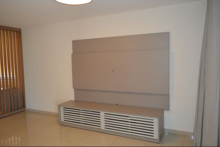 Apartamento para alugar com 214m², 3 quartos e 3 vagasSala