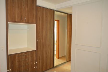 Apartamento para alugar com 214m², 3 quartos e 3 vagasSuíte 2