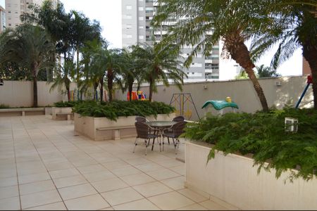 Apartamento para alugar com 214m², 3 quartos e 3 vagasÁrea comum - Playground