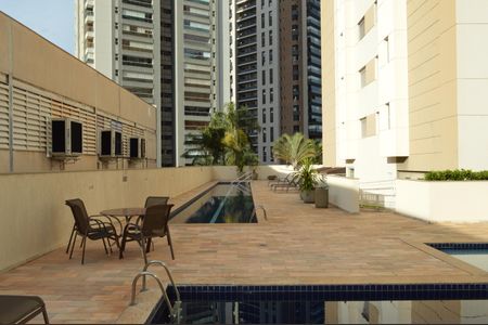 Apartamento para alugar com 214m², 3 quartos e 3 vagasÁrea comum - Piscina