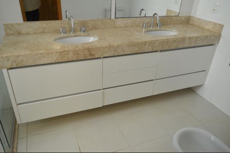 Apartamento para alugar com 214m², 3 quartos e 3 vagasBanheiro da Suíte 3